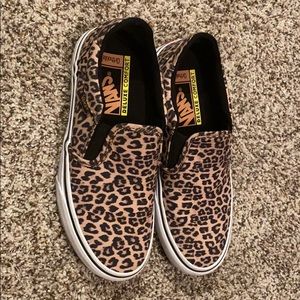 Deluxe comfort brand new cheetah vans